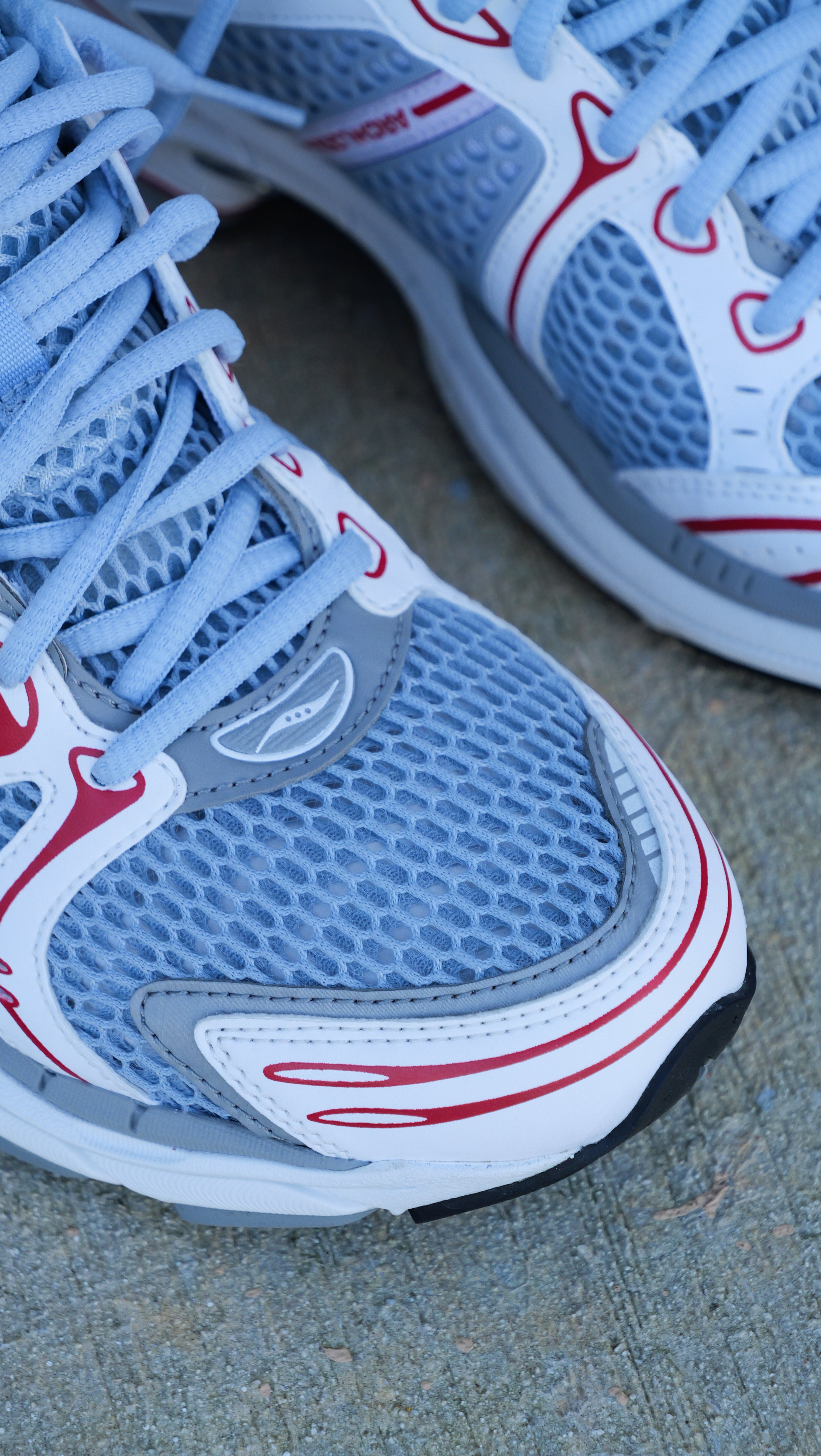 Mens Saucony ProGrid Triumph 4 (Blue/White) - Saucony