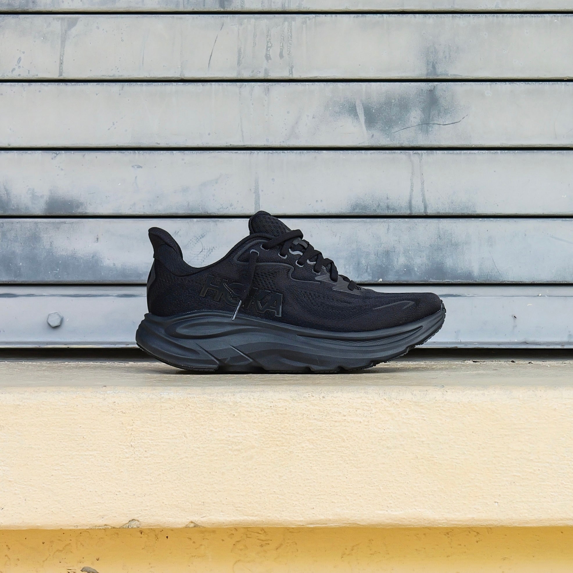 Mens HOKA Clifton 10 (Black/Black) - HOKA