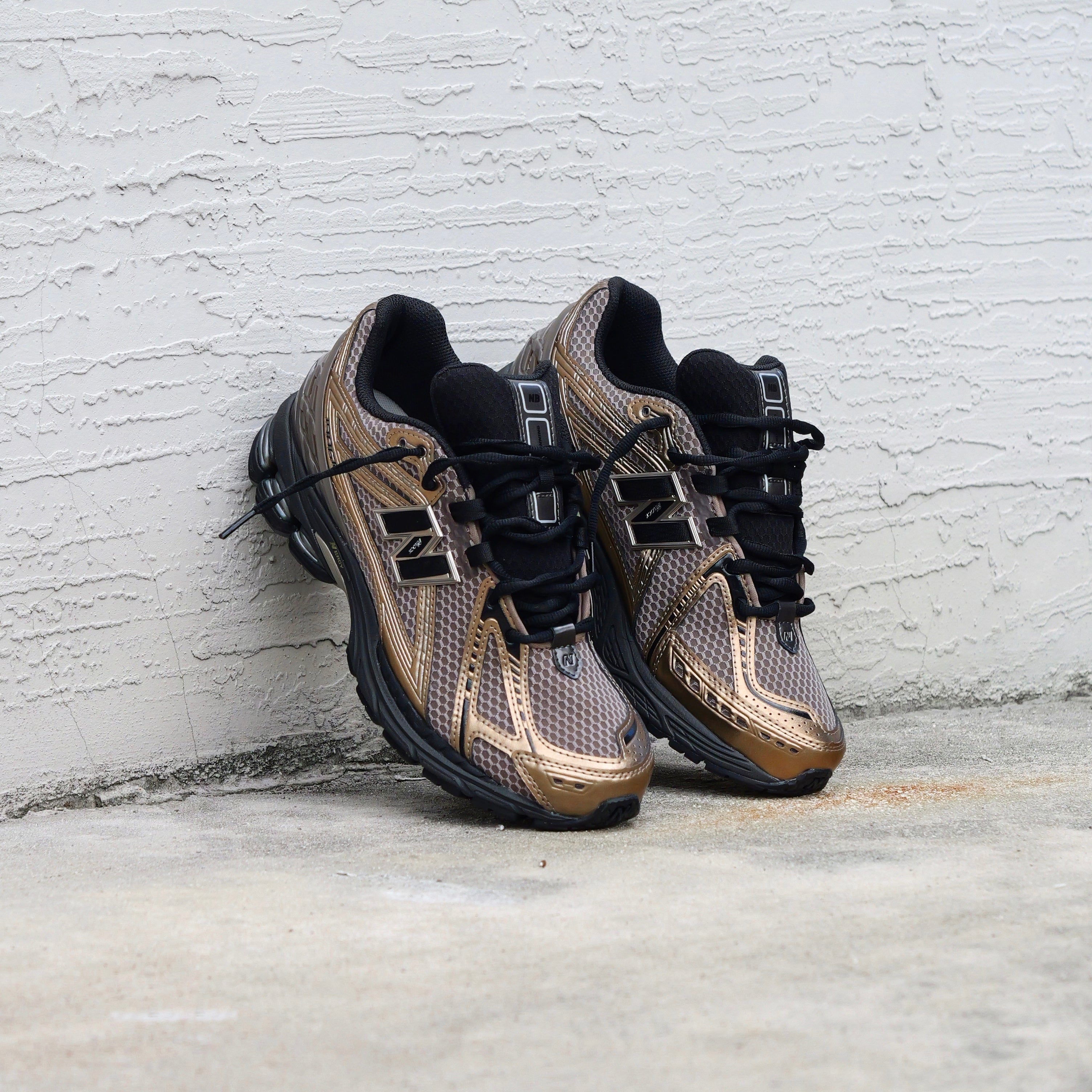 Mens New Balance 1906R (Bronze/Black) U1906RCJ - New Balance