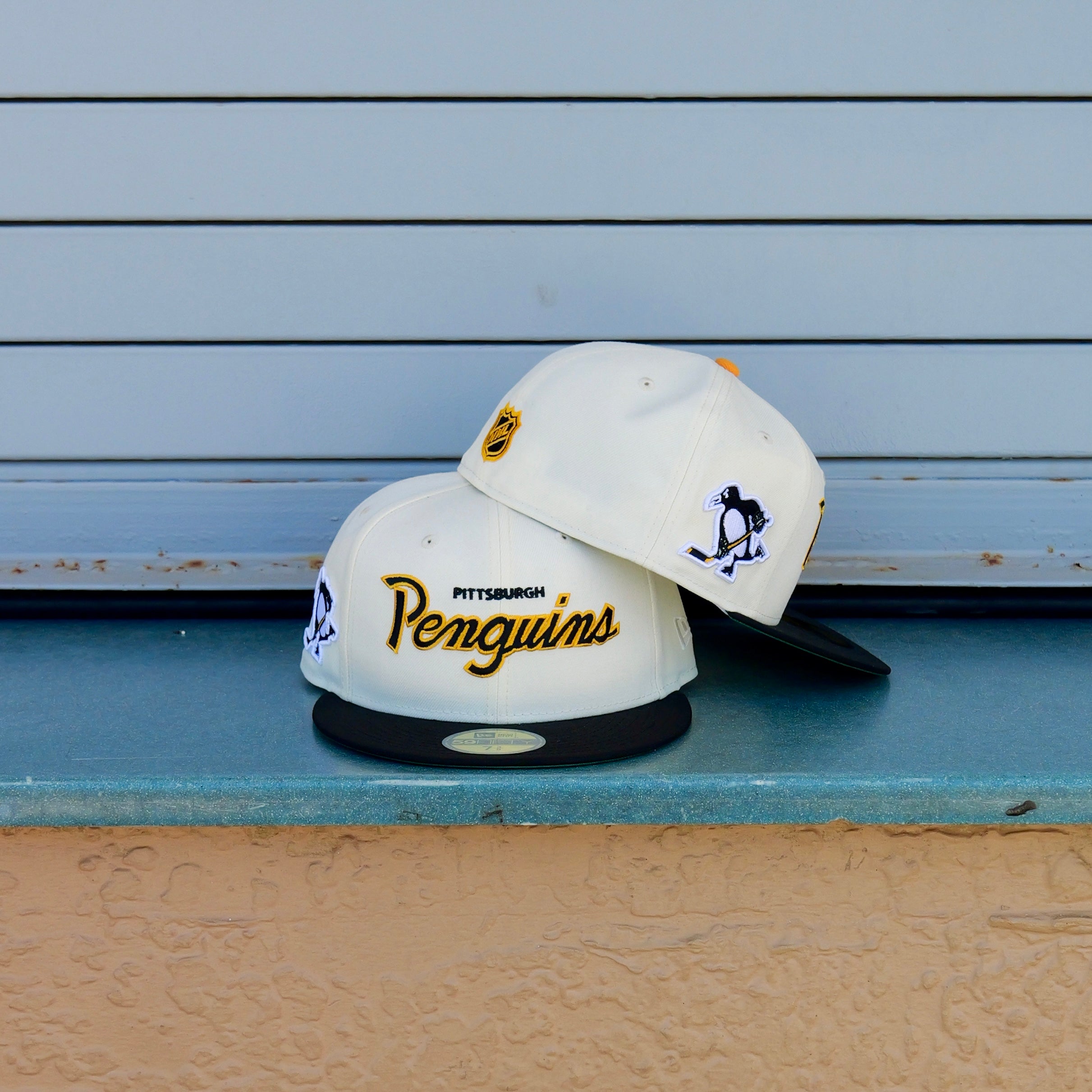 New Era Pittsburgh Penguins Side Patch Fitted (Chrome/Black) - New Era