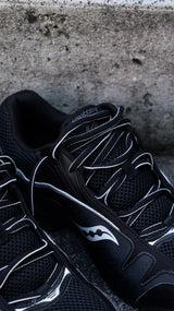 Mens Saucony ProGrid V2 (Black/Silver)