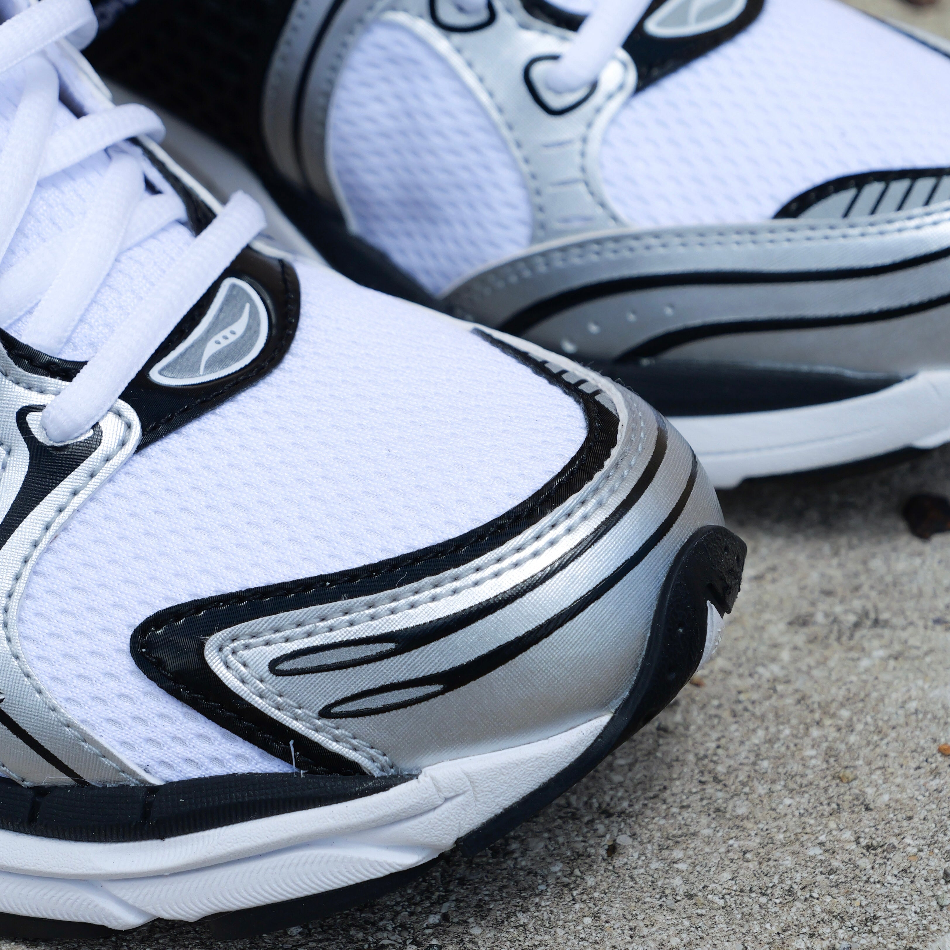 Mens Saucony ProGrid Triumph 4  (Gold/Chrome) - Saucony