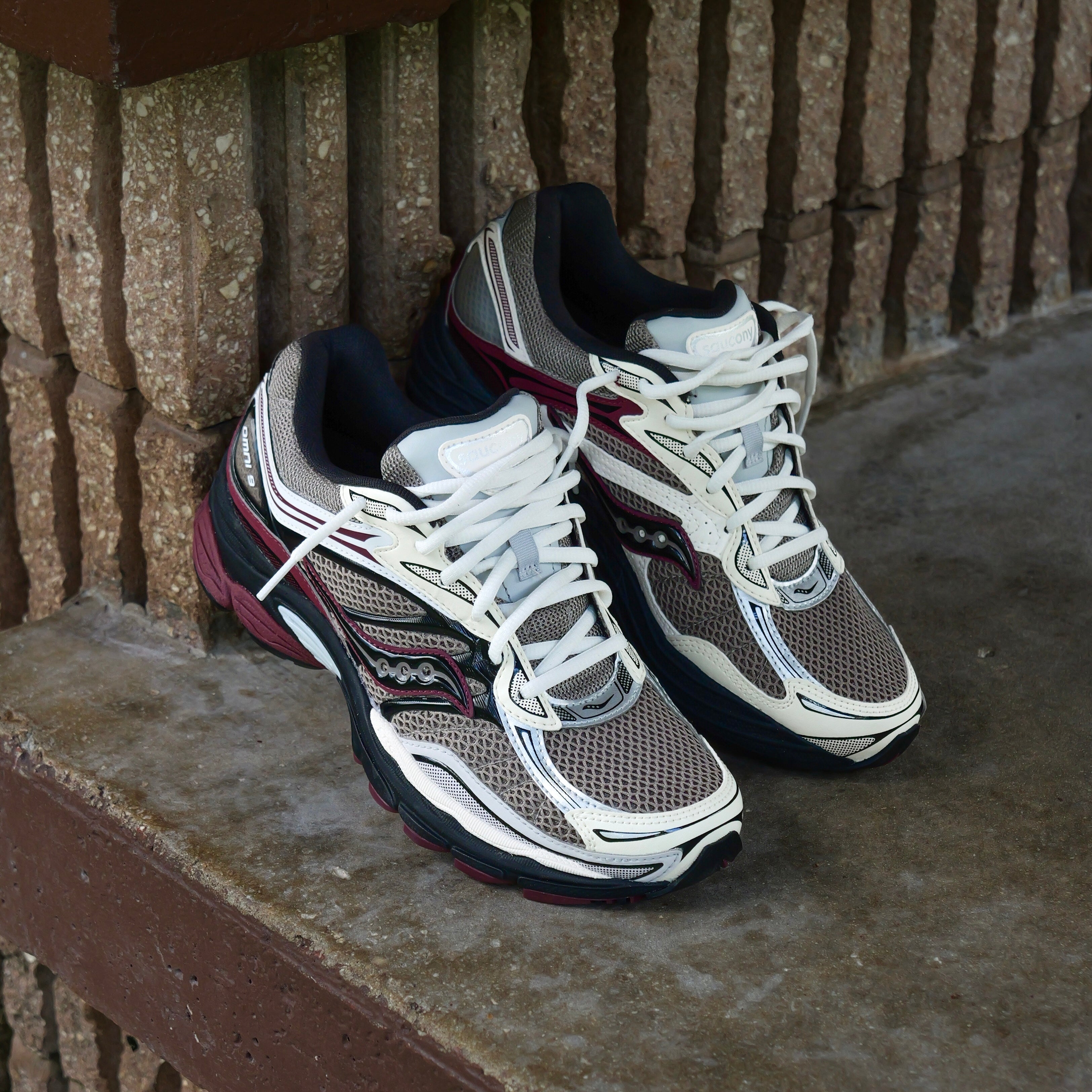 Mens Saucony OG ProGrid Omni 9 (Tan/Maroon) - Saucony