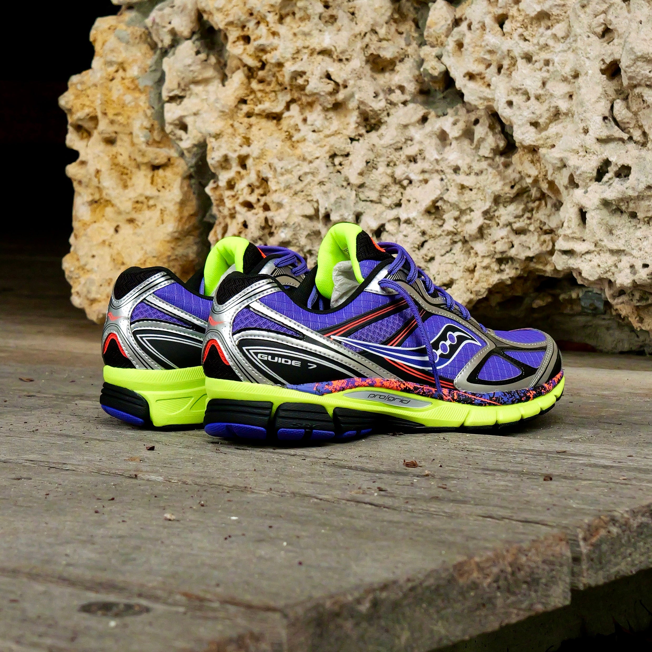 Mens Saucony ProGrid Guide 7 (Purple/Citron) - Saucony