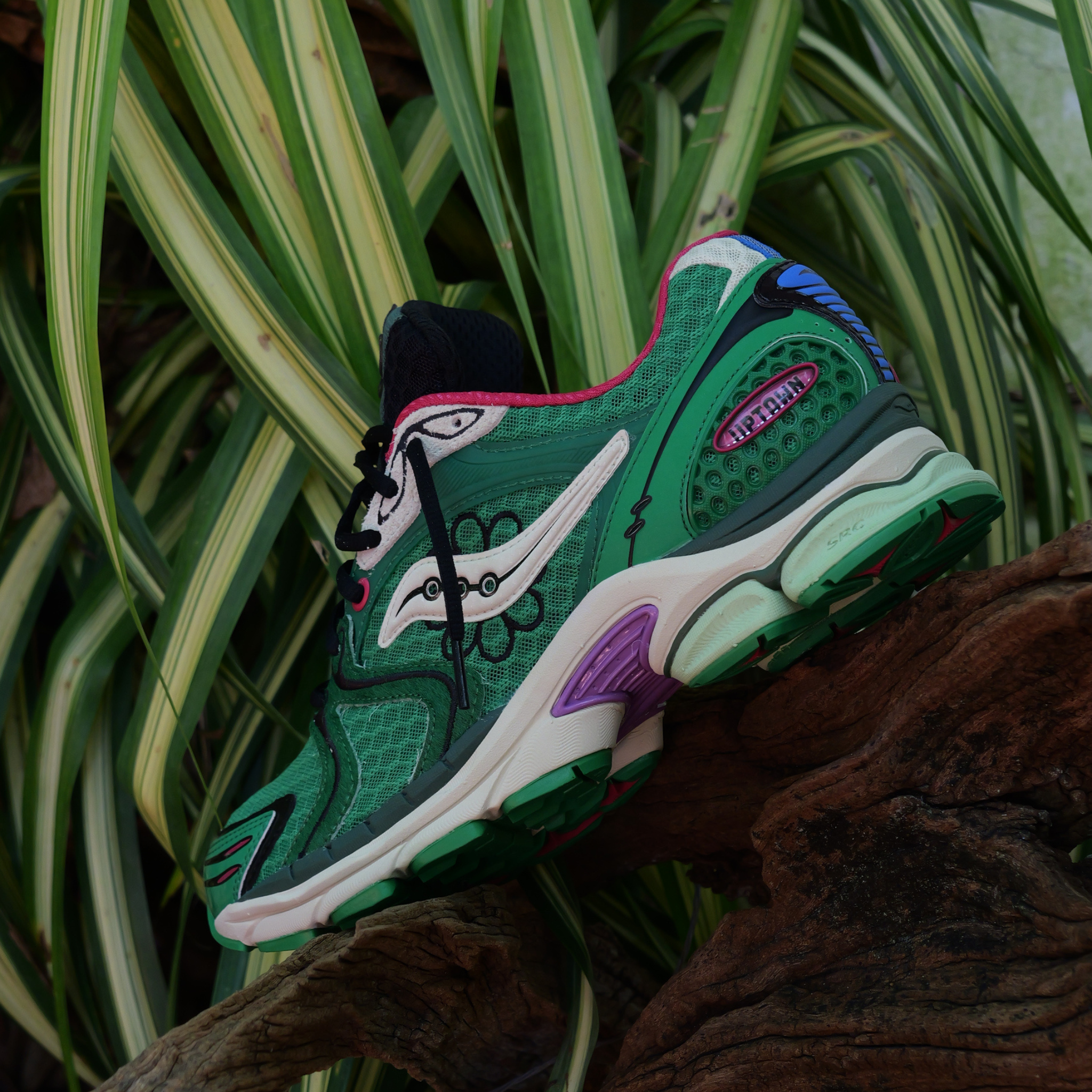 SAUCONY X JAE TIPS Progrid Triumph 4 Sugar Maple (Fern/Fern) - VIP Saucony