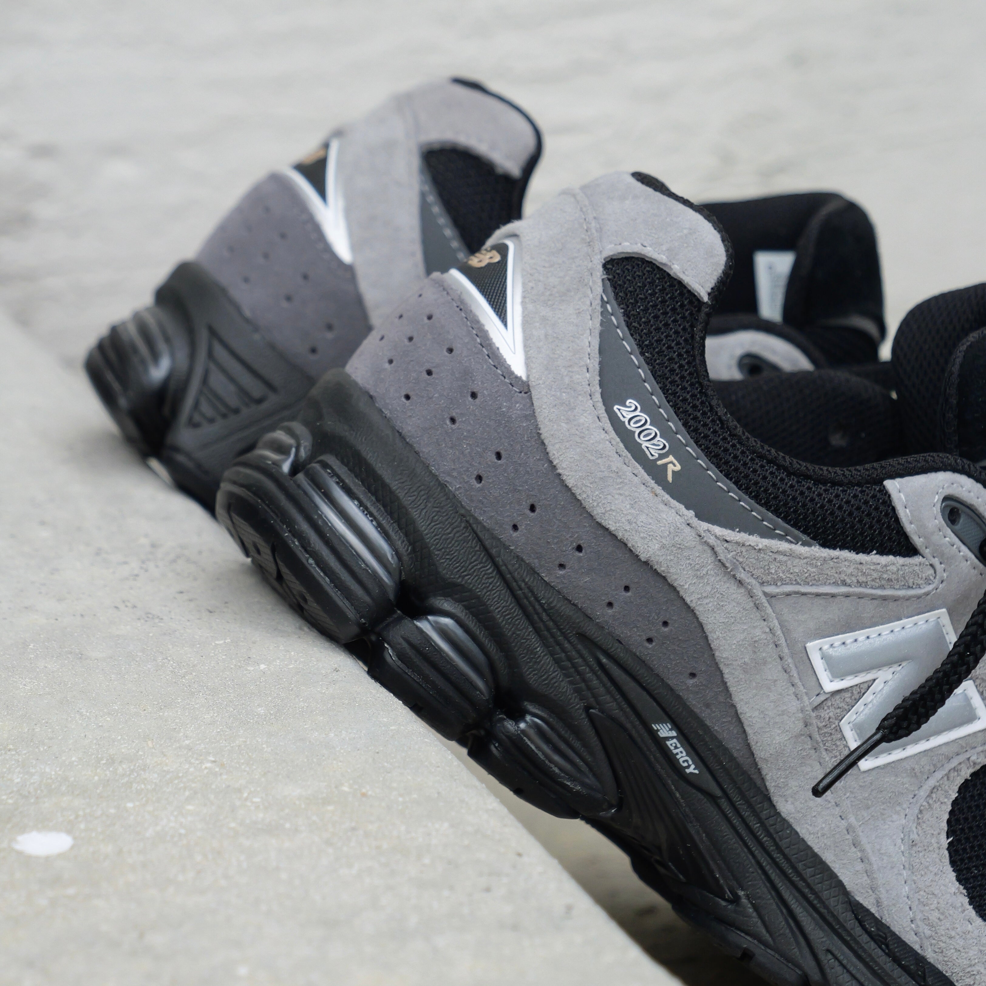 Mens New Balance U2002R (Grey/Black) - U2002RM - New Balance