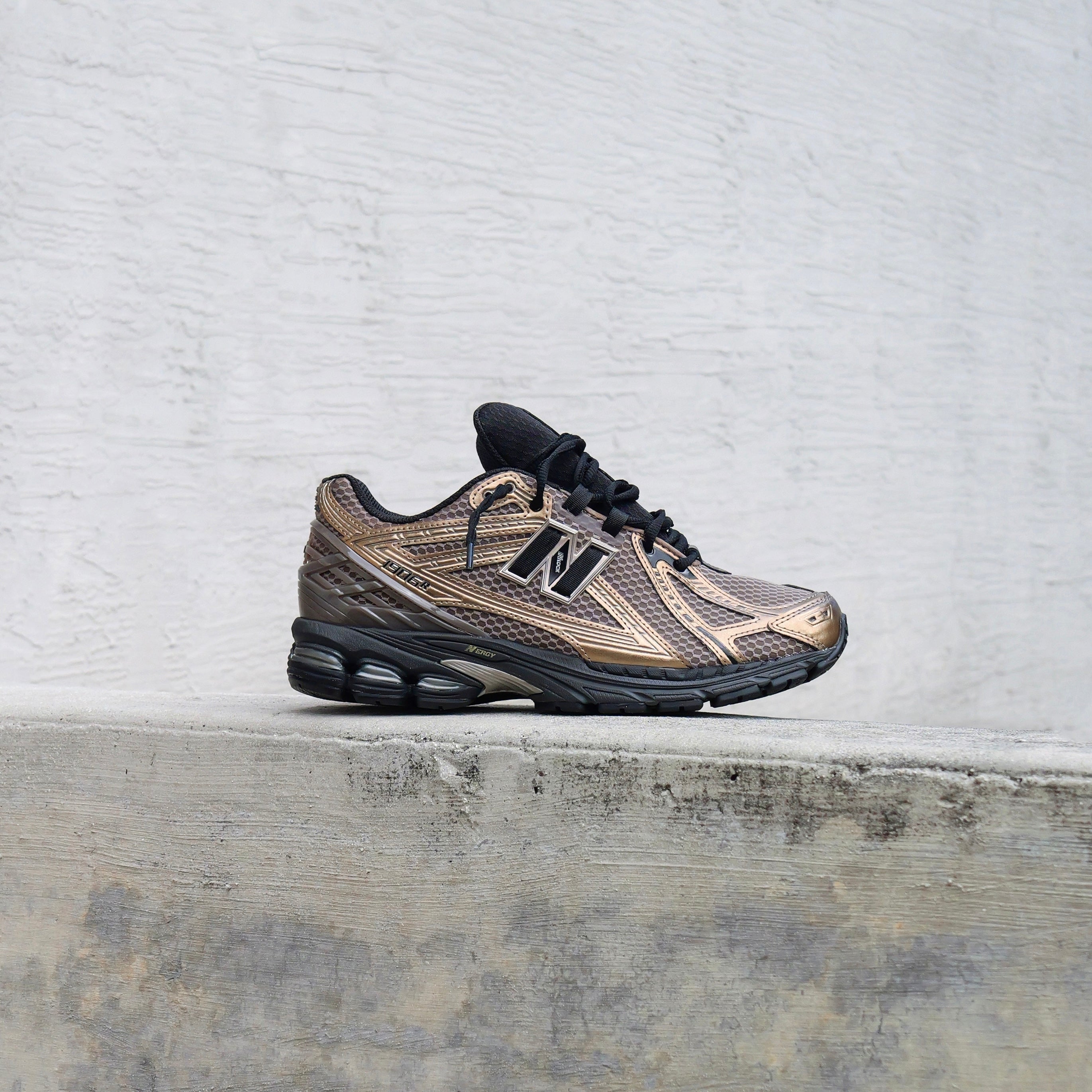 Mens New Balance 1906R (Bronze/Black) U1906RCJ - New Balance