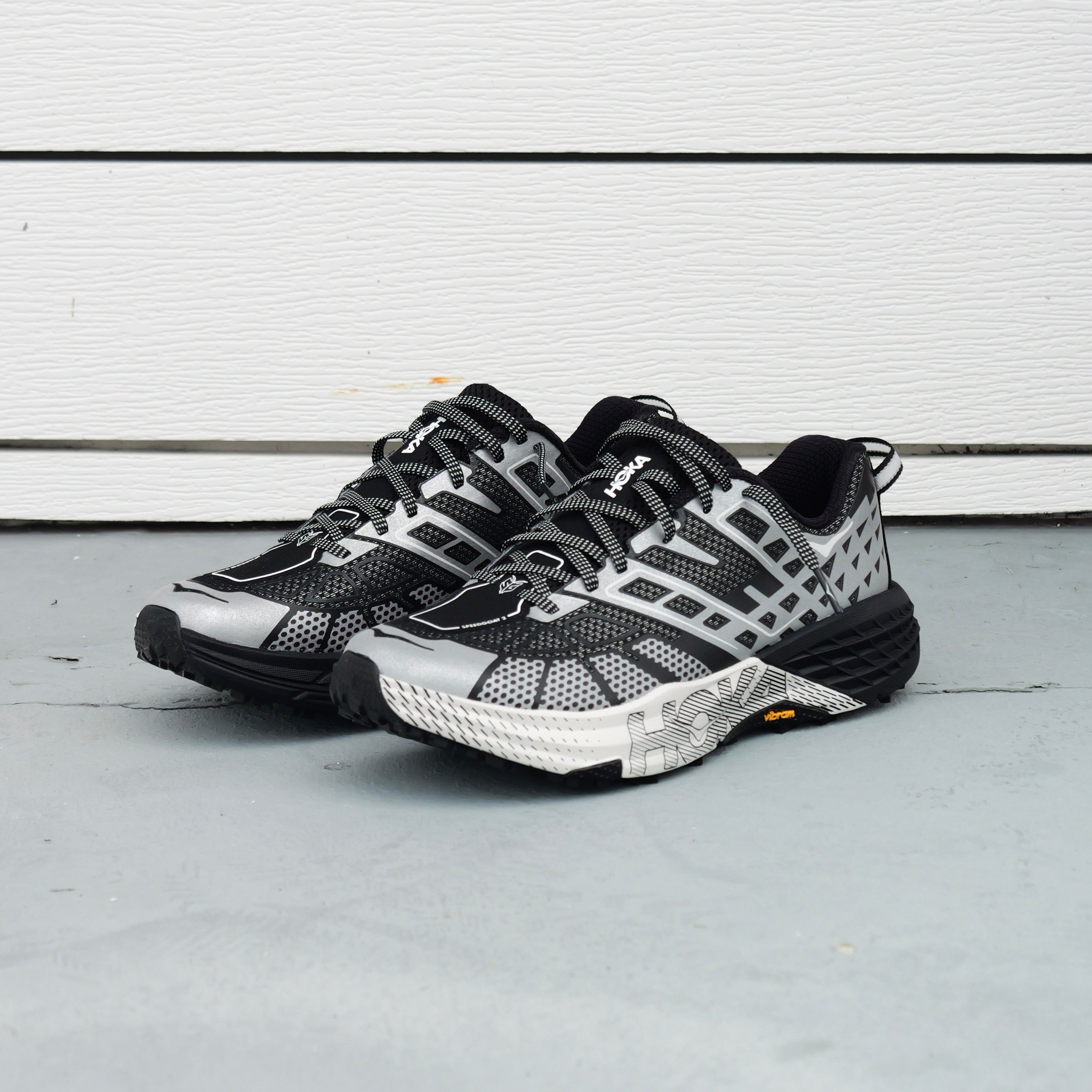 Hoka SpeedGoat 2 TS BKSTR (Black / Stardust)