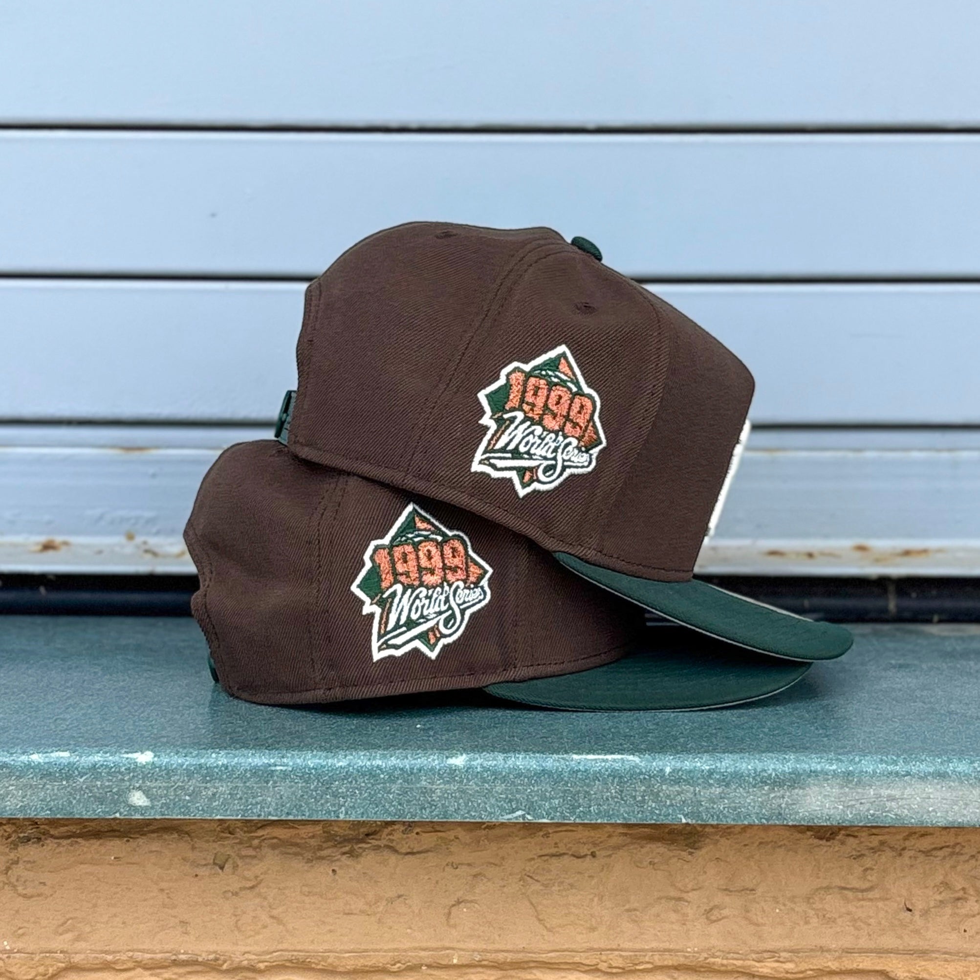 New Era New York Yankees 1999 World Series Grey UV 9Fifty A-Frame Snapback (Brown/Dark Green)