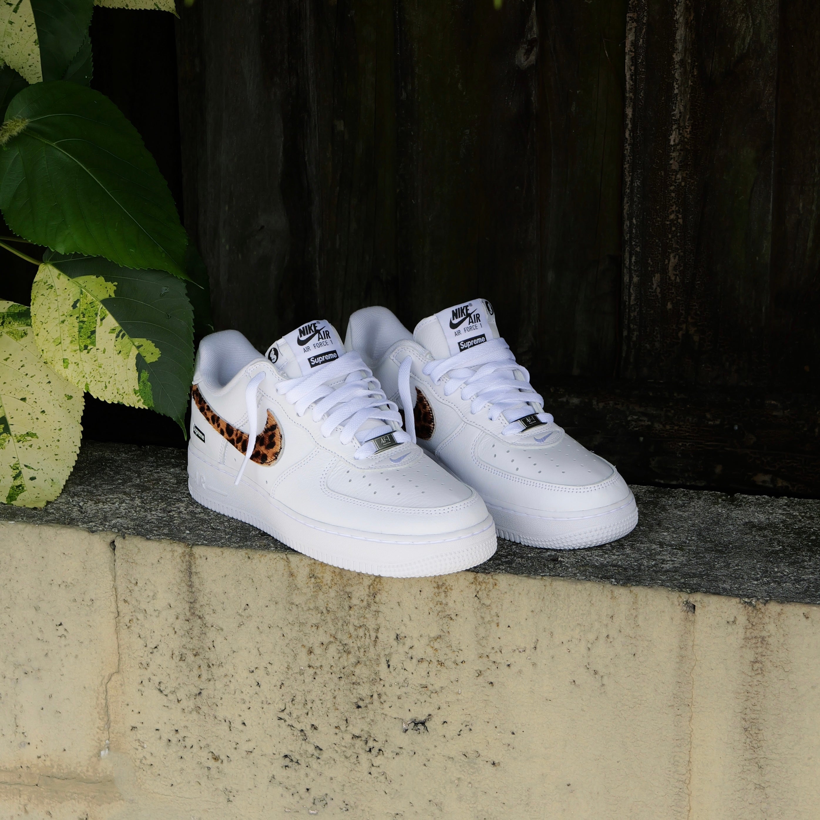 Nike x Supreme Air Force 1 Low SP (White/Cheetah) - Nike
