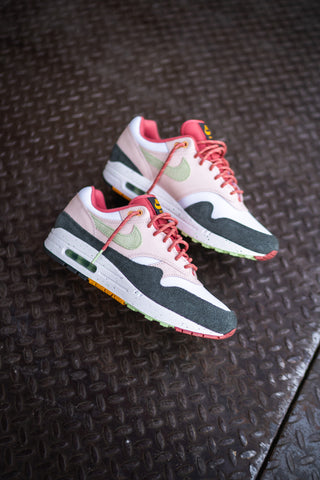Mens Nike Air Max 1 (Light Soft Pink/Vapor Green)