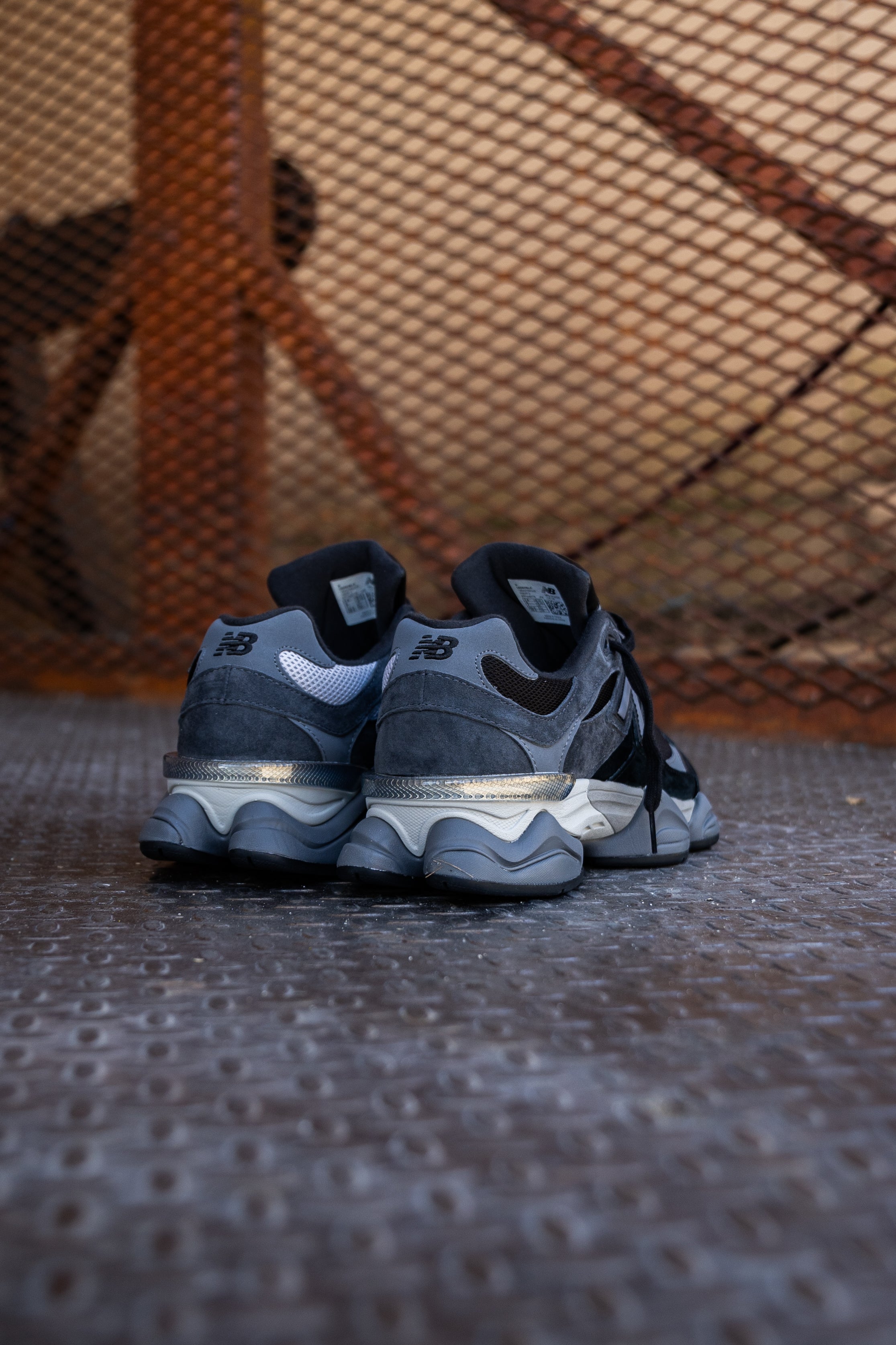 Mens New Balance 9060 (Black/Grey)-U9060BLK - New Balance