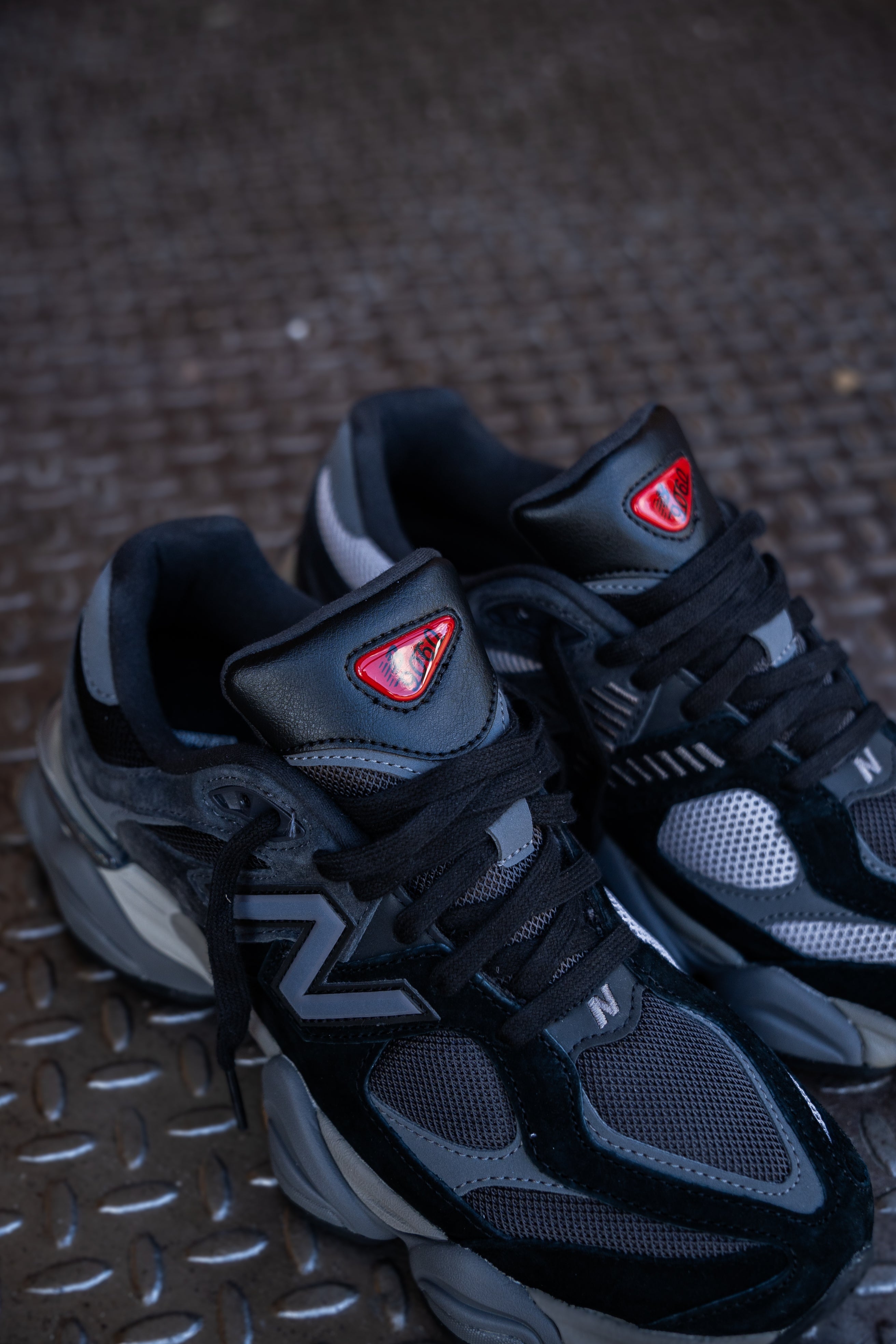 Mens New Balance 9060 (Black/Grey)-U9060BLK - New Balance