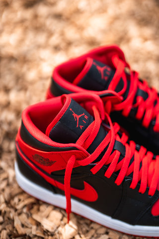 Mens Air Jordan 1 Mid (Bred Toe) - Nike