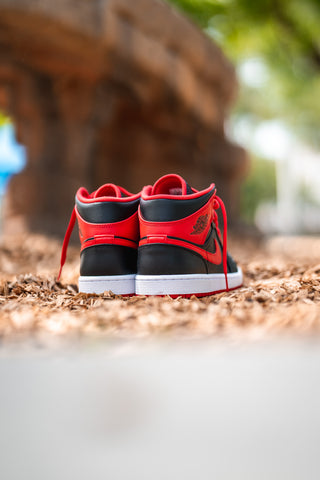 Mens Air Jordan 1 Mid (Bred Toe) - Nike