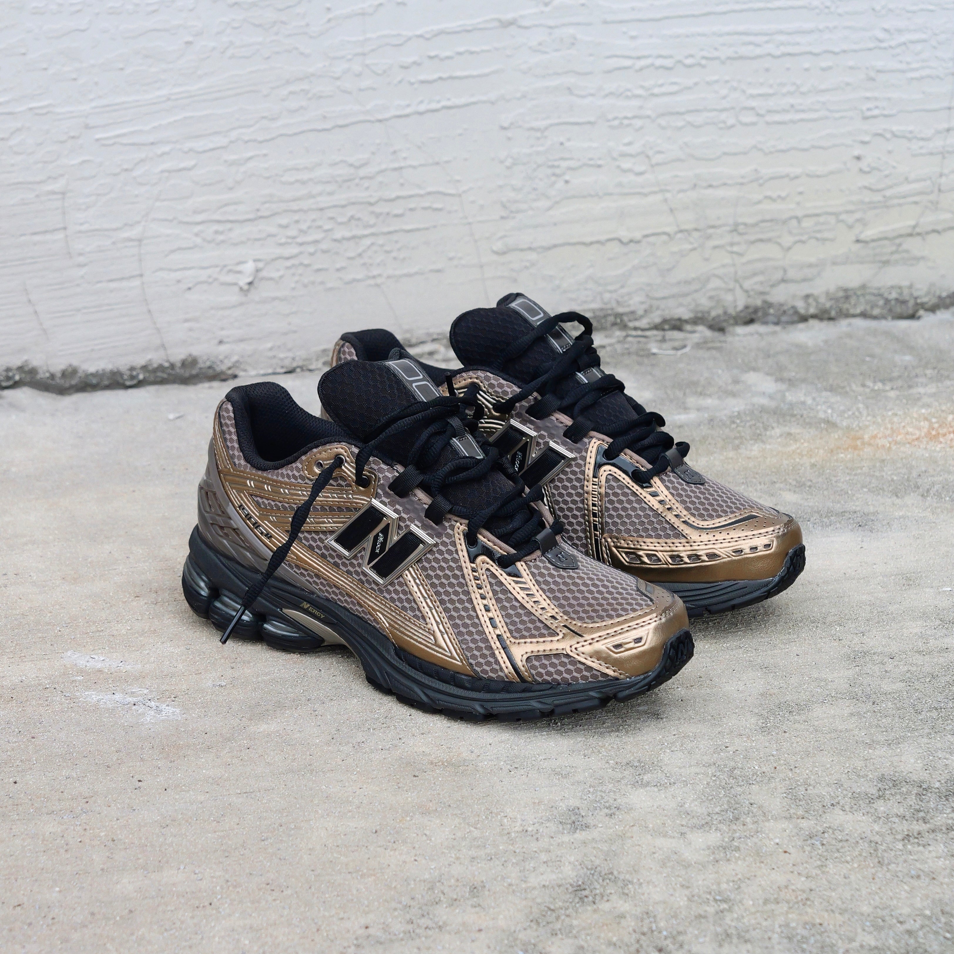 Mens New Balance 1906R (Bronze/Black) U1906RCJ - New Balance