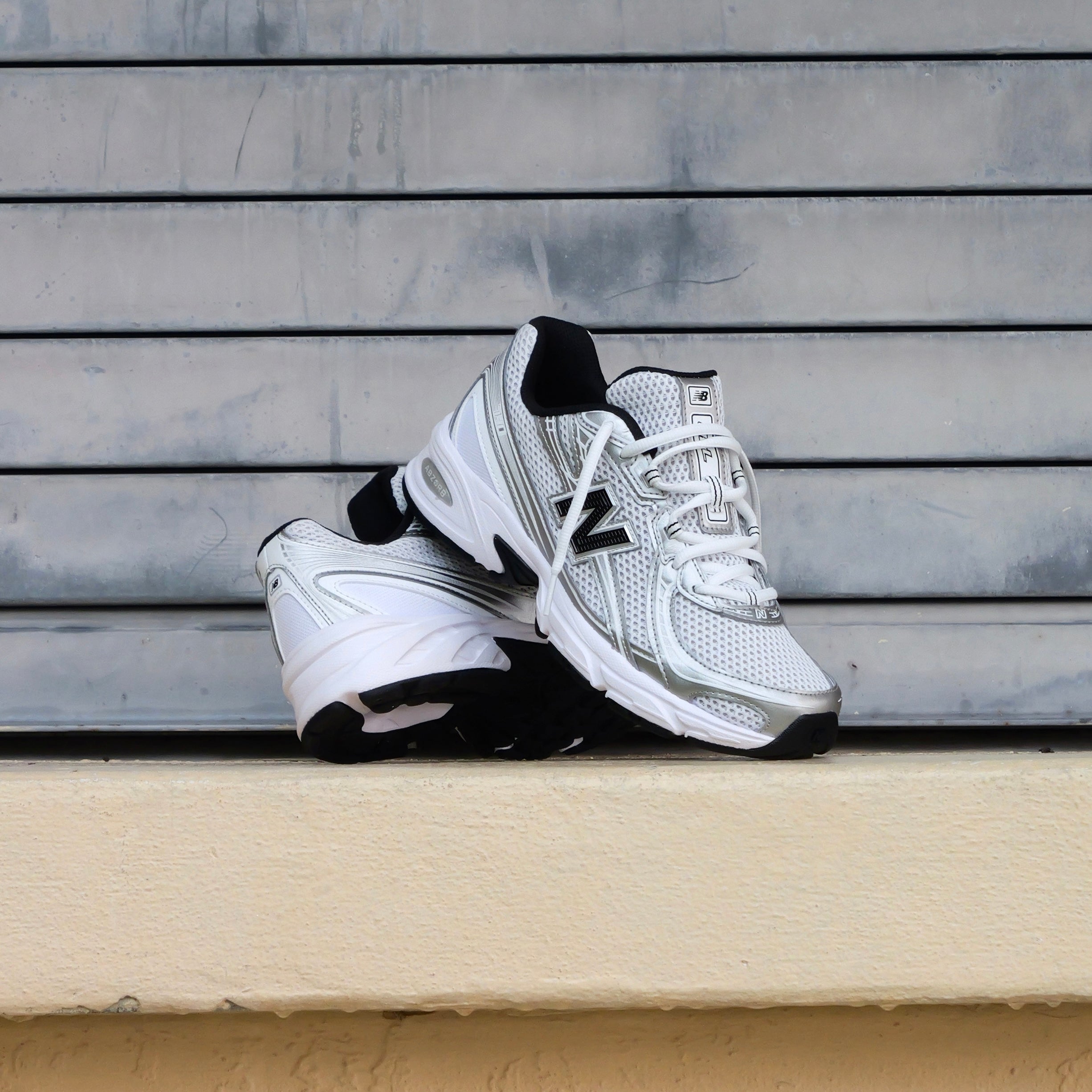 Mens New Balance 740 (White/Silver Metallic/Black) - U740NW2 - New Balance