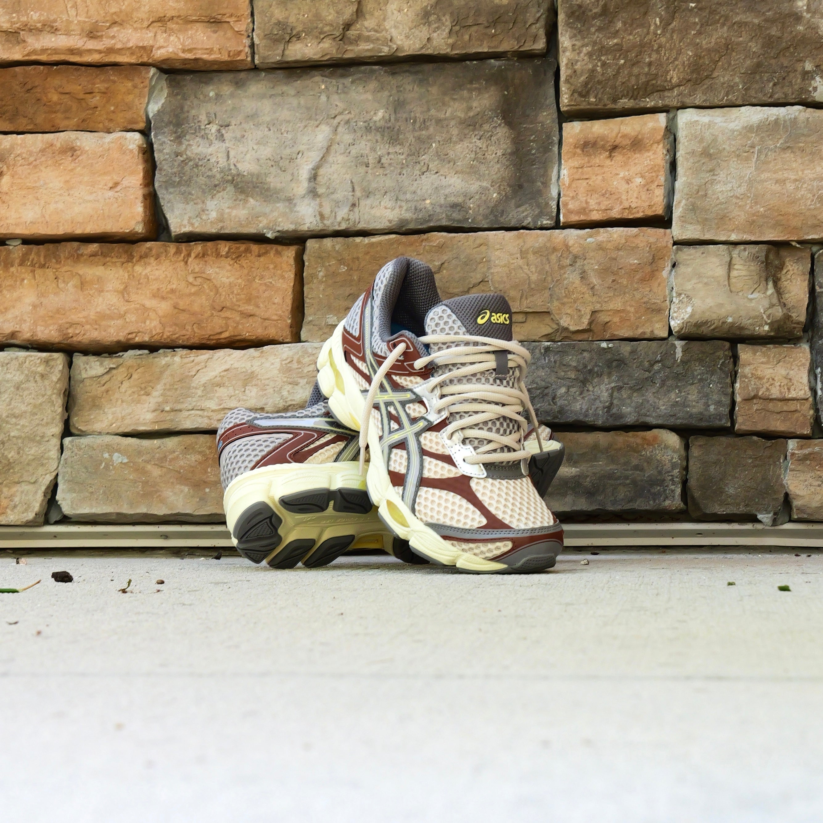 Mens Asics Gel-Cumulus 16 Emmi (Beige/Grey)