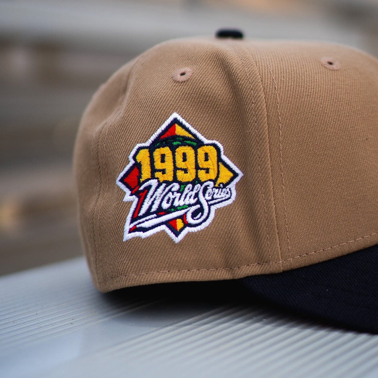 New Era Atlanta Braves 1999 World Series Red UV (Khaki/Navy) - New Era