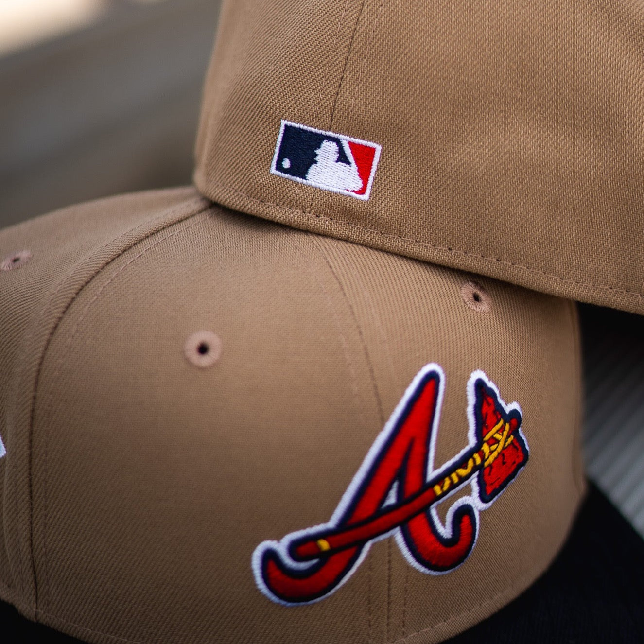 New Era Atlanta Braves 1999 World Series Red UV (Khaki/Navy) - New Era