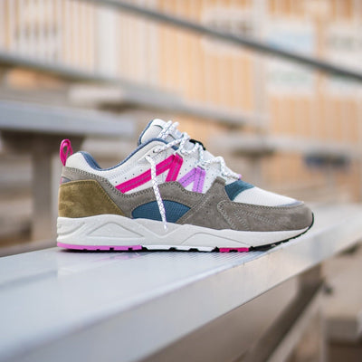 Karhu Fusion 2.0 (Abbey Stone/Pink Yarrow) - Karhu