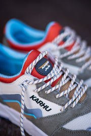 Karhu Aria 95 (Abbey Stone/Silver) - Karhu