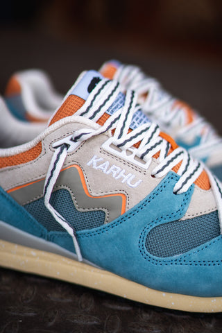 Karhu Synchron Classic (Reef Water/Abbey Stone) - Karhu