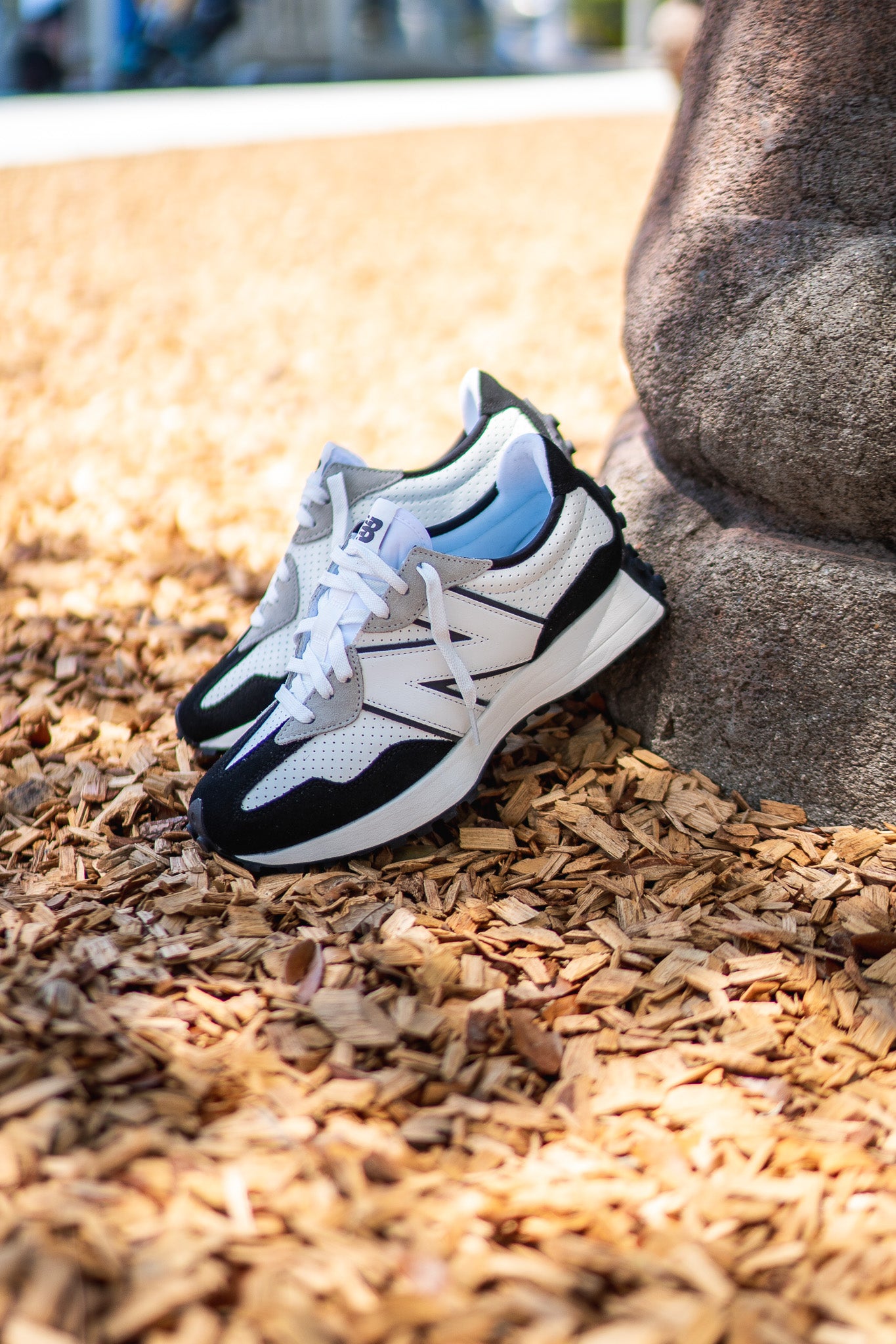Mens New Balance 327 (Oreo) - MS327NI - New Balance