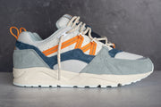 Karhu Fusion 2.0 (Pigeon/Dark Cheddar) - Karhu