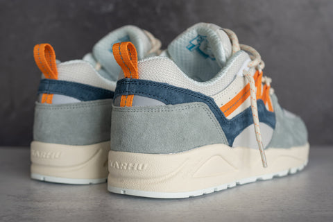 Karhu Fusion 2.0 (Pigeon/Dark Cheddar) - Karhu