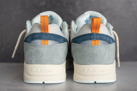Karhu Fusion 2.0 (Pigeon/Dark Cheddar) - Karhu