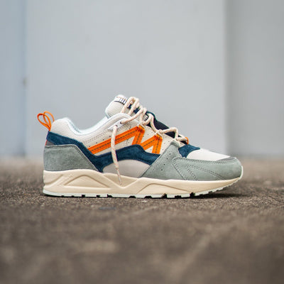 Karhu Fusion 2.0 (Pigeon/Dark Cheddar) - Karhu