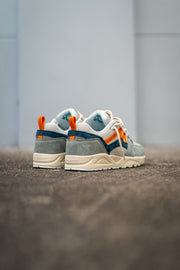 Karhu Fusion 2.0 (Pigeon/Dark Cheddar) - Karhu
