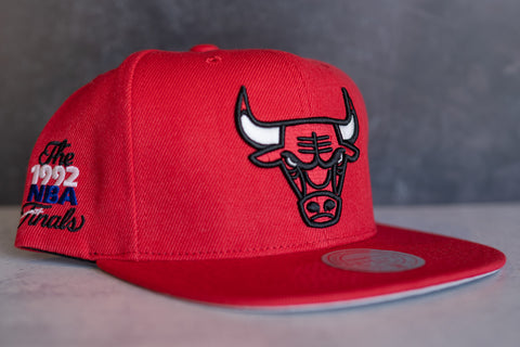 Mitchell & Ness Chicago Bulls Snapback (Red) - Mitchell & Ness