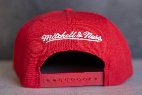 Mitchell & Ness Chicago Bulls Snapback (Red/Black) - Mitchell & Ness